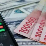 Rupiah Turun Saat Mata Uang Asing Serentak Hijau